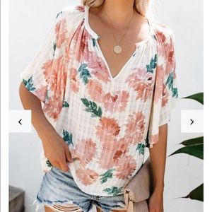 SOLD - Vici honeysuckle sweet floral top